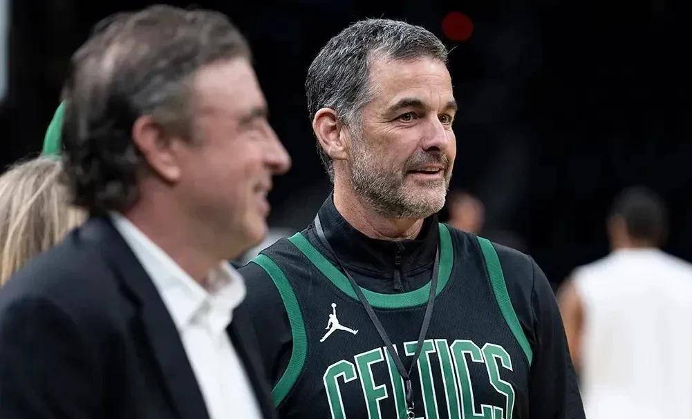 包含清晨CBA季后赛传出新动向，波士顿凯尔特人再遭质疑，管理层表态——气氛紧张，球队文化再被提及的词条