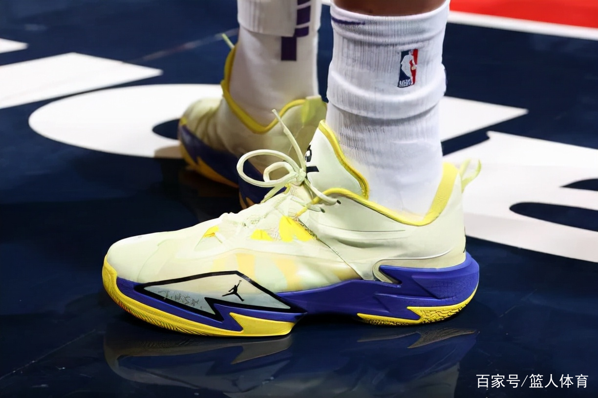 埃因霍温迎来里程碑备战NBA季后赛关键时刻切尔西战术微调，这操作让人直呼：斯图加特围绕NBA总决赛外线爆发的简单介绍